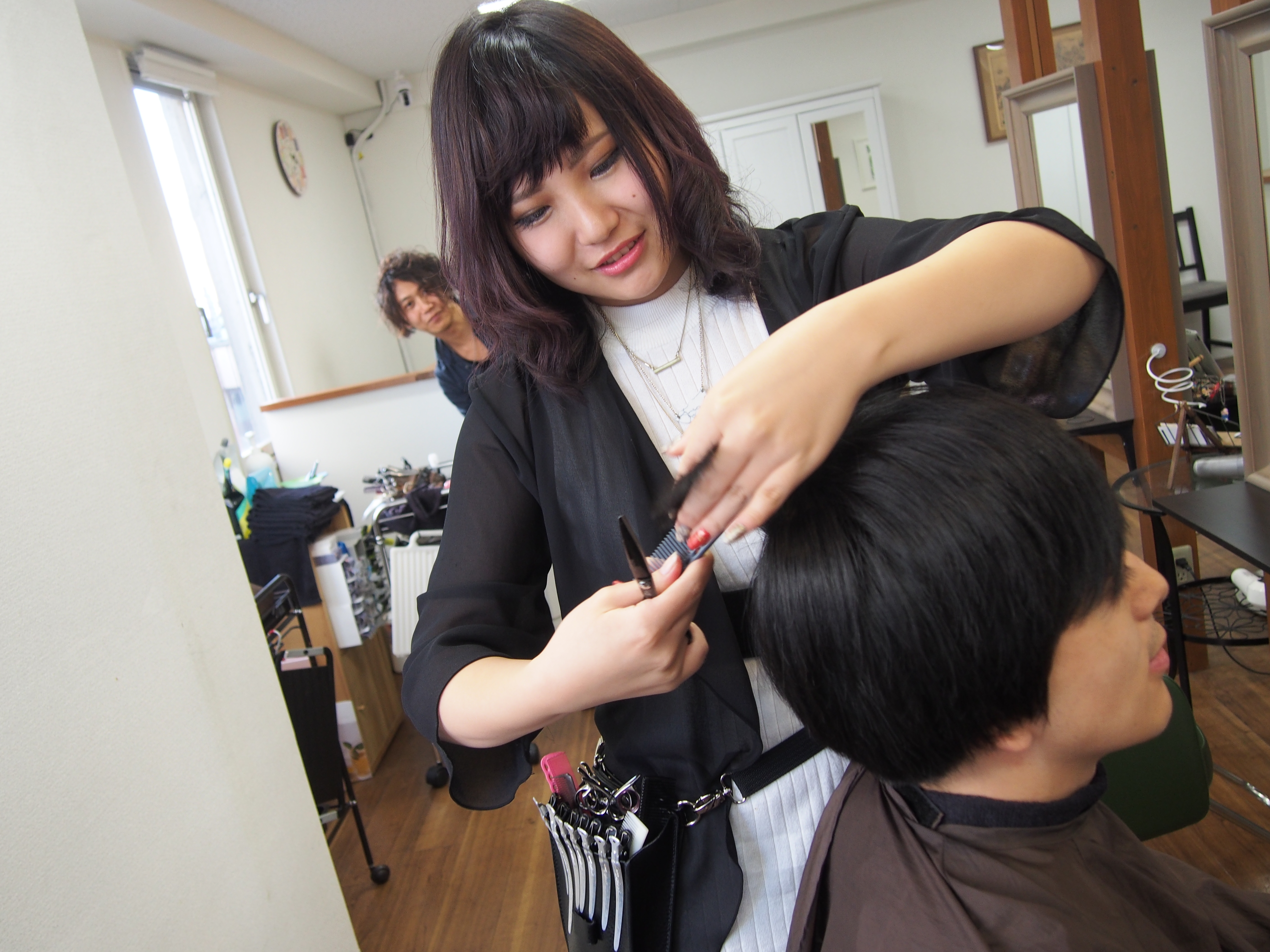 第5弾 最年少21歳 女性フリーランス美容師の武田志桜里さんに月収などリアルを聴いた Kamiu カミーユ